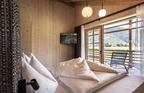 Naz Sciaves House | Experience Kessler's Mountain Lodge with Family-Friendly Amenities