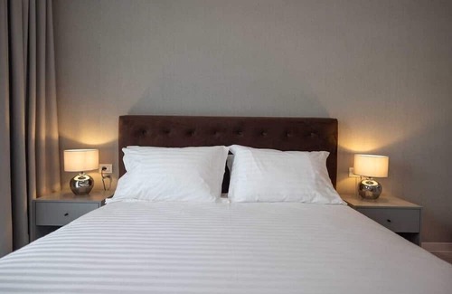 Dumbravita Apartment | Modern Apartment with Breakfast & Hot Tub in Dumbravita