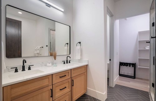 Toquerville Condo | Experience The Watchman by AvantStay: Hot Tub & Scenic Views