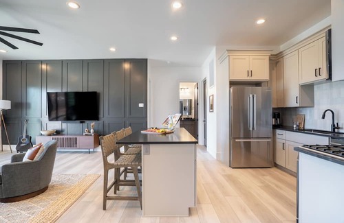 Toquerville Condo | Experience The Watchman by AvantStay: Hot Tub & Scenic Views