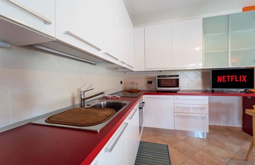 S'Iscala Apartment | Idyllic Villa with Private Entrance and Garden Near the Sea