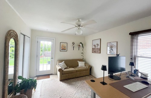 Long Beach House | Sunny Beach House: Steps to the Shore with Private Amenities
