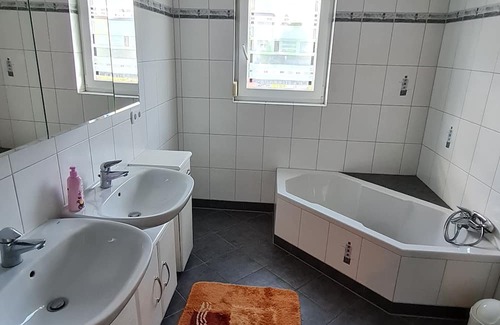 Steinberg am See Apartment | Großzügige Ferienwohnung in Steinberg am See