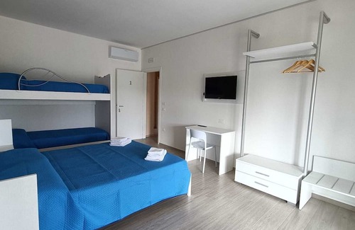Vasto House | Cozy B&b San Lorenzo: Family-Friendly with Breakfast Included