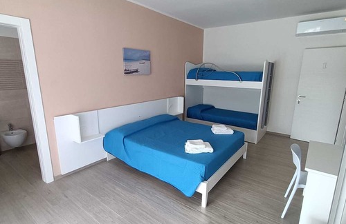 Vasto House | Cozy B&b San Lorenzo: Family-Friendly with Breakfast Included