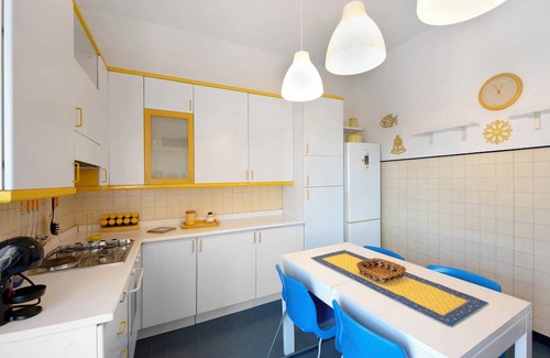 Pra' Apartment | Relaxing Apartment 'Palmaro' with Ocean View and Balcony