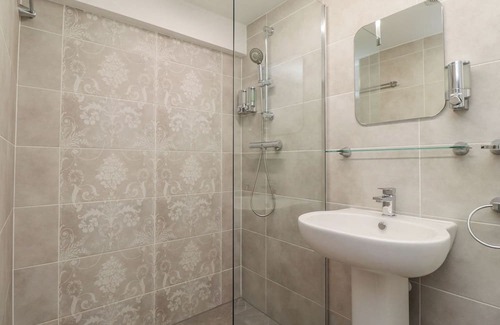 Wark Cottage | Family-Friendly BRUNTON SUITE with Garden in Wark