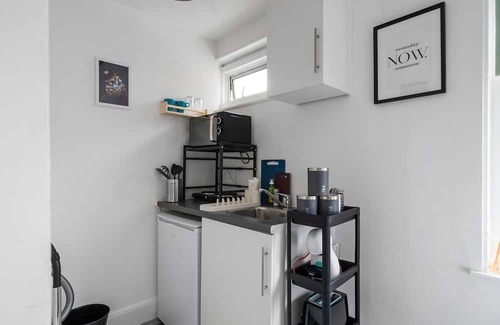 Southgate Apartment | Affordable En-Suite Studio Rooms in London, N14 3B