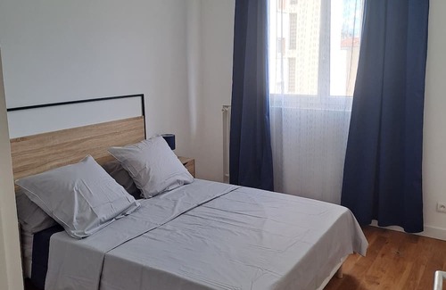 Thiais Apartment | Comfortable 7-Person Apartment with Family-Friendly Amenities