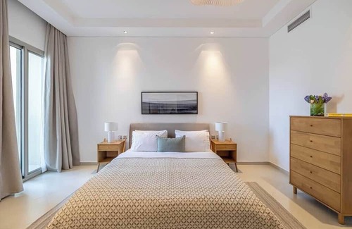 Jumeira 3 Apartment | Spacious 2BR Retreat in Umm Al Sheif, Near the Beach