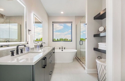Fennville House | Inviting Vineyard Guest House with Pool & Ocean Views