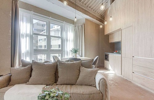 La Coruna Apartment | Stylish Metropolitan Boutique Penthouse with Great Amenities