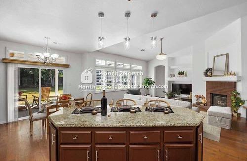 Greenacres House | Inviting Space with Lawn, Office & Family-Friendly Amenities