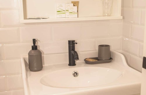 Stadera Apartment | Stylish Two-Room Apartment at Iconic Milan House Navigli