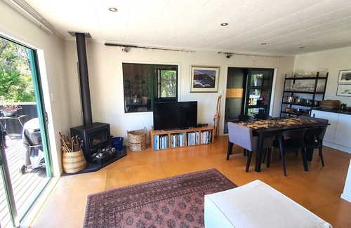 Kawau Island House | Cozy Island Retreat with Ocean View and Poolside Relaxation