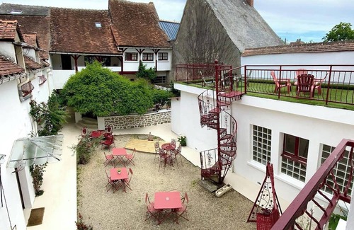 Le Blanc Apartment | Pet-Friendly Apartment in the Heart of Le Blanc