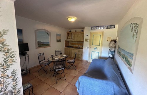 Portisco Apartment | Family-Friendly Vrbo Property with Kitchen & Breakfast Included