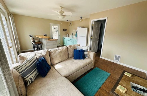 Hammondsport House | Relax at The Dockaholic on Keuka Lake with Family Amenities