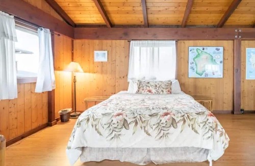 Captain Cook House | Oceanview Retreat: Serenity Hale on the Kona Coast