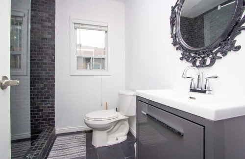 Willowdale House | Perfect Family Retreat: 3 Bedroom Home with Free Parking
