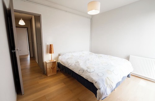Le Bouscat Apartment | Stylish T3 Retreat Near Bordeaux with Family-Friendly Perks