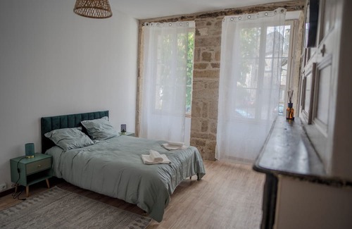 Argentat Apartment | Cozy Apartment with Gorgeous Dordogne Views for Families