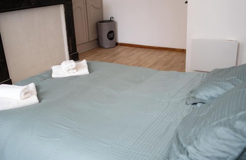 Argentat Apartment | Cozy Apartment with Gorgeous Dordogne Views for Families