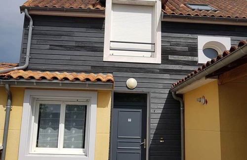 Poitiers House | Comfortable Maison à Poitiers with Spa and Hot Tub