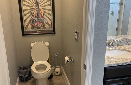 Sanford House | Spacious & Pet Friendly Retreat Near SFB Airport - 10/10 Rated