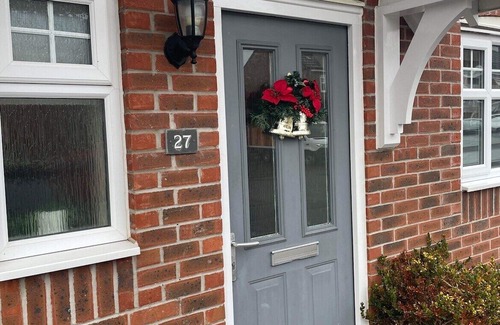 Ewloe House | Hawarden: Corporate-Friendly Semi-Detached Getaway