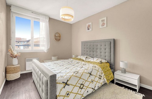 Lafourguette Apartment | Discover Le Chapitre Toulousain: Family-Friendly Escape