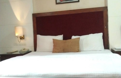 Kasauli Hotel | Goroomgo Starwood Resorts HP