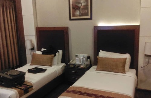 Kasauli Hotel | Goroomgo Starwood Resorts HP