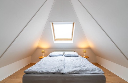 Municipality of Zwartewaterland House | Inviting Holiday Home in Hasselt Close to Scenic Waters
