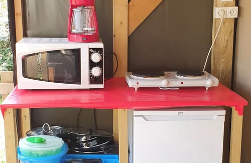 Nort-sur-Erdre House | Cozy Camping du Port Mulon: Safari Cabin for 4 Guests