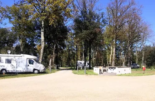 Nort-sur-Erdre House | Cozy Camping du Port Mulon: Safari Cabin for 4 Guests