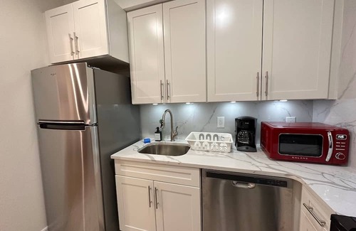Flushing Chinatown Apartment | Modern 1BR Retreat with Wi-Fi & Child-Friendly Amenities