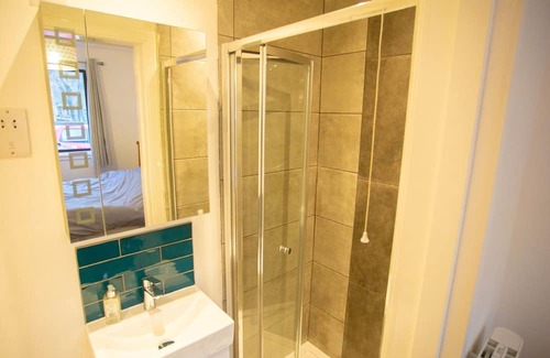 Glen Urquhart Apartment | Cozy Apartment for Two with Lake View and Patio Access