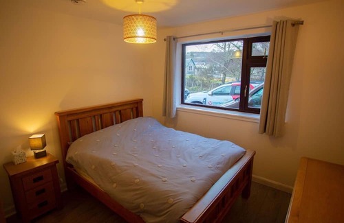 Glen Urquhart Apartment | Cozy Apartment for Two with Lake View and Patio Access