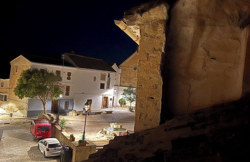 Alhama de Granada House | Discover Casa de los Zapateros: Family-Friendly Retreat