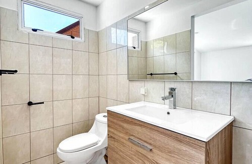 Tiahura House | Free Kayaks - A/C - King Bed - Fare Piti