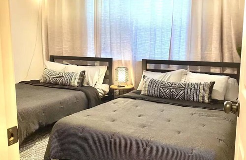 Peoplestown House | The Modern Farmhouse Atlanta 6 bed / 4 bath new