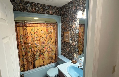 Cedar Rock House | Tranquil Retreat in Golf Community Near Top Attractions