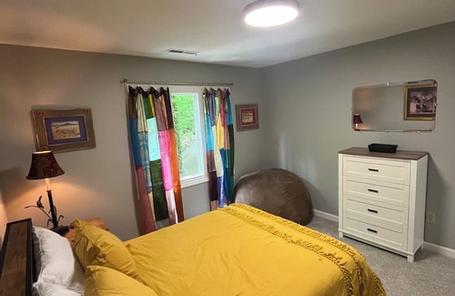 Cedar Rock House | Tranquil Retreat in Golf Community Near Top Attractions