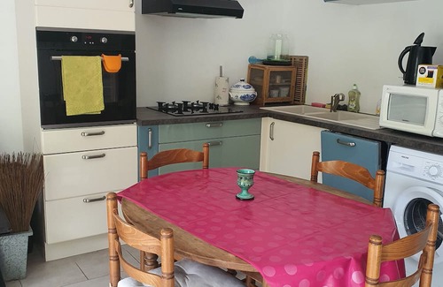 Saint-Martin-de-Castillon House | Idyllic Retreat at Holiday Home 'Hanna En Luberon' with Pool