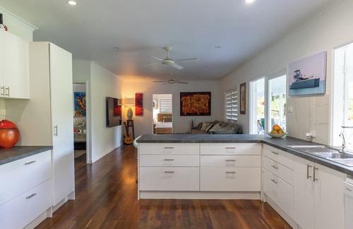 Oak Beach House | Escape to Oak Beach Donkey Inn with Oceanfront Views