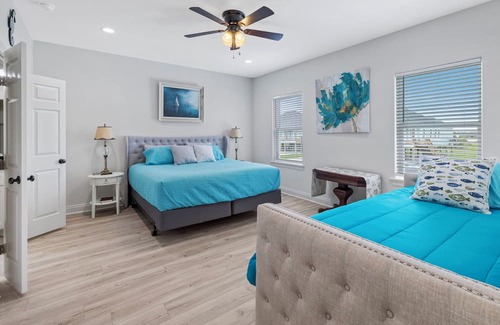 Hackberry House | Experience Coco Cabana: Family-Friendly with Breakfast Included