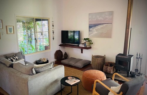 Cootharaba Cottage | Cozy Family Retreat with Nature Views in Noosa Hinterland