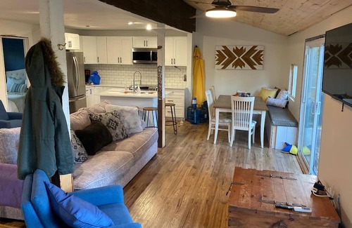 Magnetawan Cottage | Serene Creekside Retreat on Whalley Lake with Spa & Hot Tub
