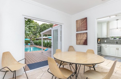 Lauderdale Beach House | Beachside Cottages with Pool, Hot Tub & Pet-Friendly Options